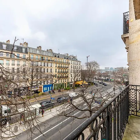 Guestready - Bright Comfort With A Balcony Appartement Parijs